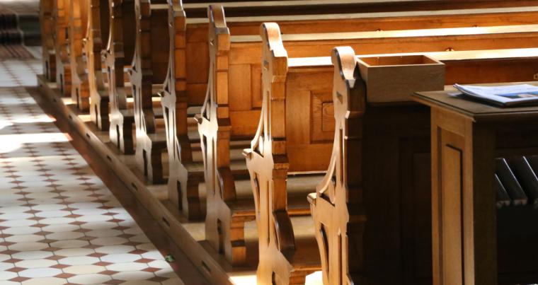 Empty_pews_church.jpg
