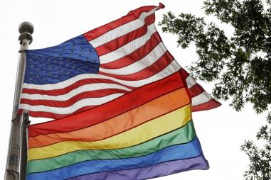 180125-american-flag-lgbtq-flag-stonewall-ew-1244p_99b057e95a009f7309e31c8ddbad88d9.fit-760w.jpg