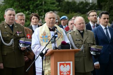 2019-8-5_Father_Aleksander_Ziejewski.jpg