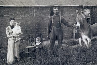J.D._Semler_family__near_Woods_Park__Custer_County__Nebraska._1886.jpg