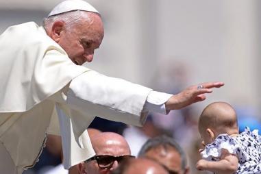 Pope-blessing-Getty.jpg