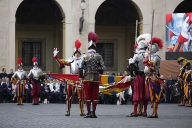 Swiss_Guard_swearing_in_May_6_2016_Daniel_Ibanez_CNA.jpg