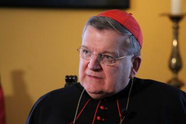 cardinalraymondburke.jpg