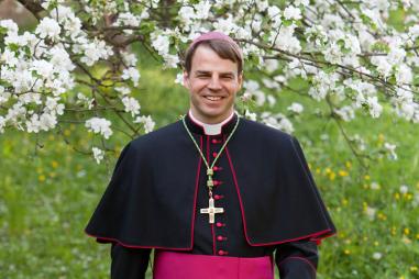 2014-06-16_pbp_Bischof_Stefan_Oster_Portrait_(2)_-810x500.jpg