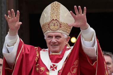 Benedict-XVI-UK-red-e1772626246466-810x500.jpeg
