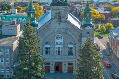 Cathedral_of_Saint-Jean-lEvangeliste_at_Saint-Jean-sur-Richelieu.jpg