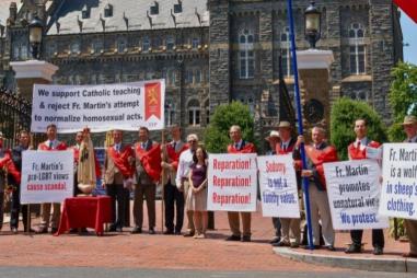 TFP-Fr-Martin-protest-group-1-810x500.jpg