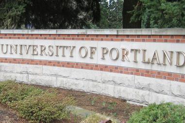 University_of_Portland_entrance_sign.jpg