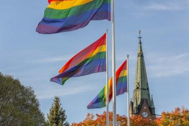 gay_lgbt_flag_church-e1739966790563.jpg