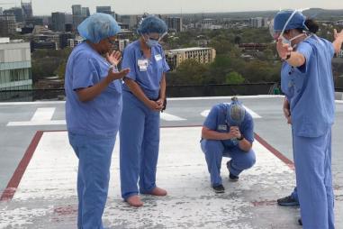 nurses pray