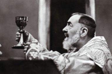 padre-pio-eucharist.jpg