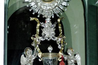 web-lanciano-italy-eucharistic-miracle-eucharist-body-and-blood-real-presence-pd.jpg