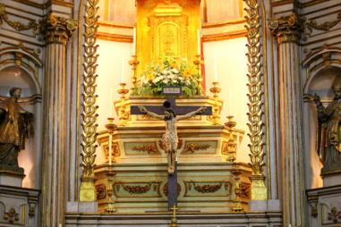 web3-santarem-portugal-saint-stephen-church-eucharist-miracle-shutterstock_1235943574.jpg