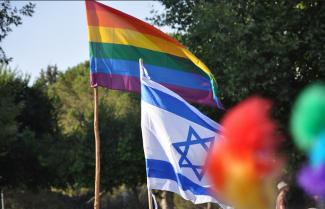 Israel_and_rainbow_flags.jpg