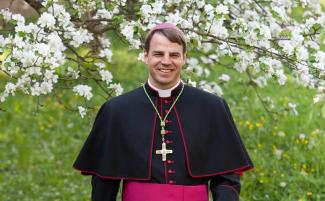 2014-06-16_pbp_Bischof_Stefan_Oster_Portrait_(2)_-810x500.jpg