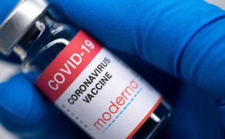Moderna-vaccine-1-810x500.jpeg