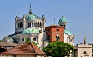 Shrine-of-St.-Jean-Vianney-in-Ars-France-scaled-e1690813591869-810x500.jpg