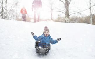 child-in-snow-e1734377518875-810x500.jpg