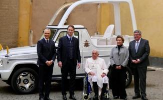 popemobile-810x500.jpg