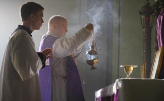 traditional_Latin_Mass__mass_of_the_ages-810x500.jpg